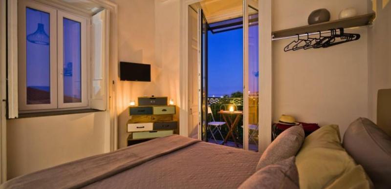 Bed And Travel Apartment La Minerva Suite Salerno Exterior foto