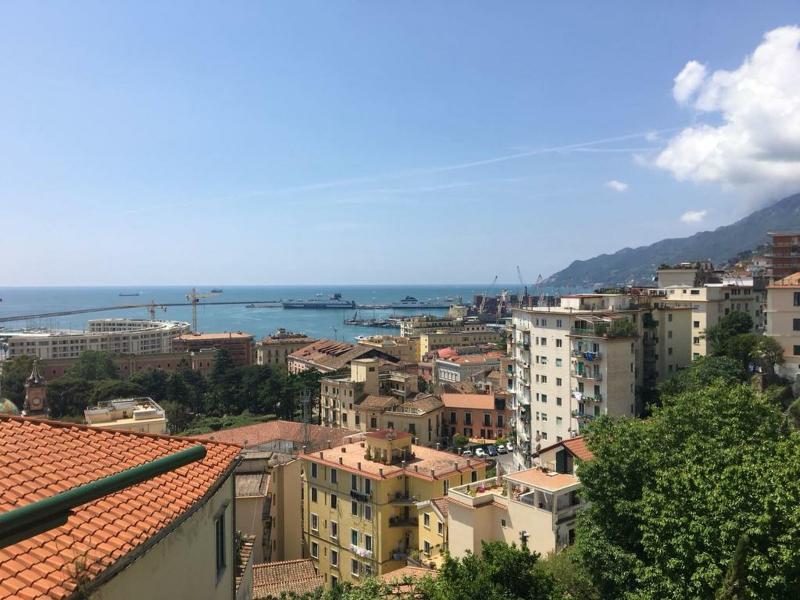 Bed And Travel Apartment La Minerva Suite Salerno Exterior foto